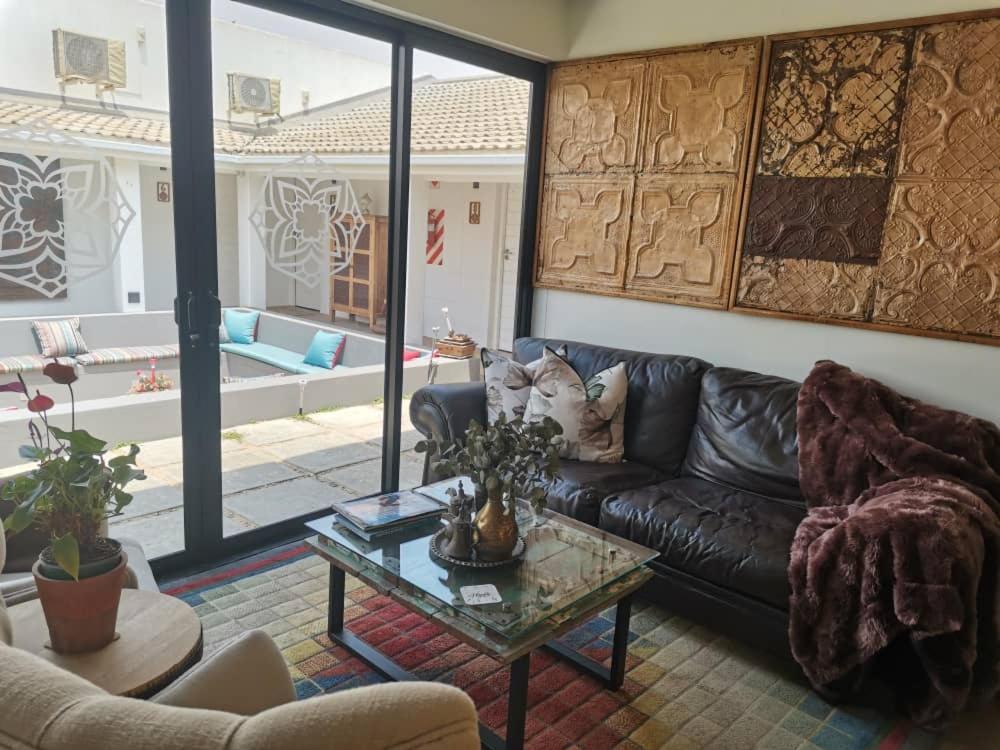 The Rez Guesthouse Walvis Bay Exterior photo