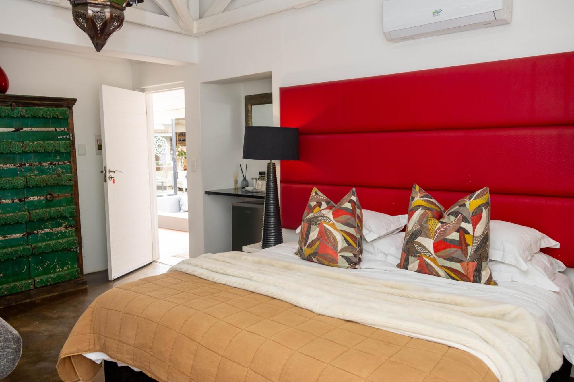 The Rez Guesthouse Walvis Bay Exterior photo